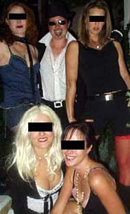 Echter Zuhälter mit seinen "Pferdchen"