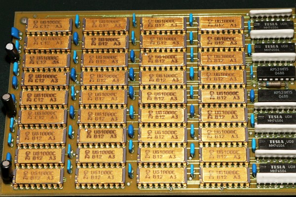 U61000C 1Mbit RAM der DDR